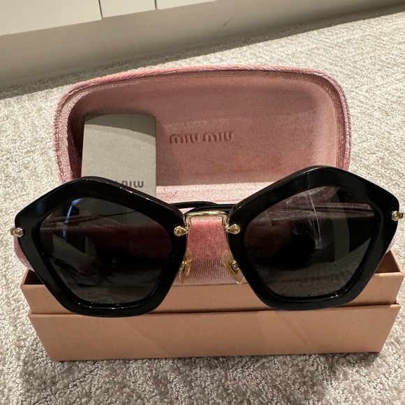 MIU MIU SMU 06O 1AB - 1A1 Sunglasses Grey SMU06O Frame - Picture 3 of 10